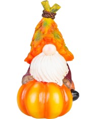 Dekorácia MagicHome Nature, Trpaslík na tekvici, polyresin, 10x11,5x18,5 cm